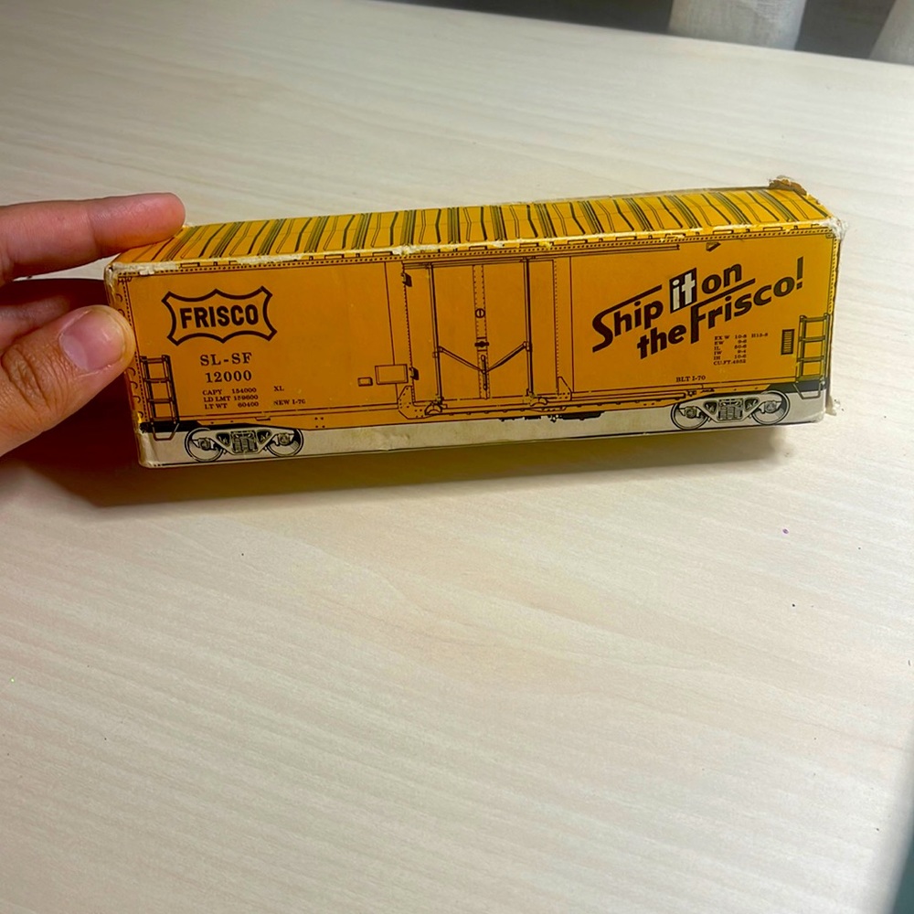 Vintage FRISCO SHIP IT on the Frisco Railroad Car Box of 25 Matches Packets